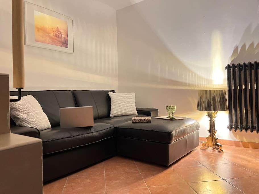 Life Is Beautiful Design Loft Navigli Romolo, Netflix, Wifi, Ac And Street Parking Apartment Милано Екстериор снимка