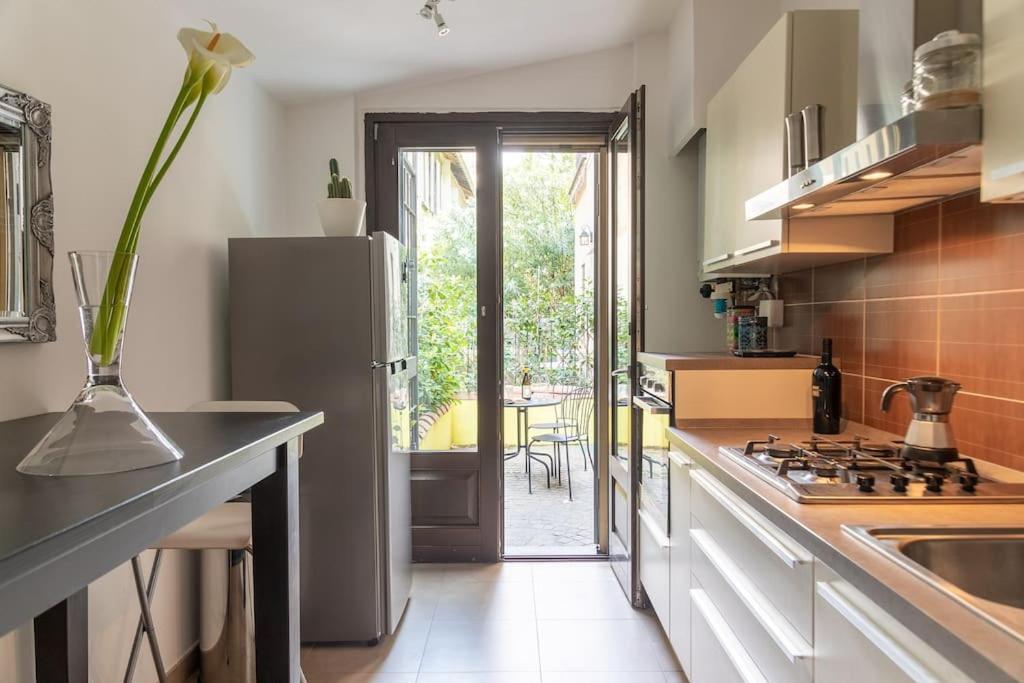 Life Is Beautiful Design Loft Navigli Romolo, Netflix, Wifi, Ac And Street Parking Apartment Милано Екстериор снимка